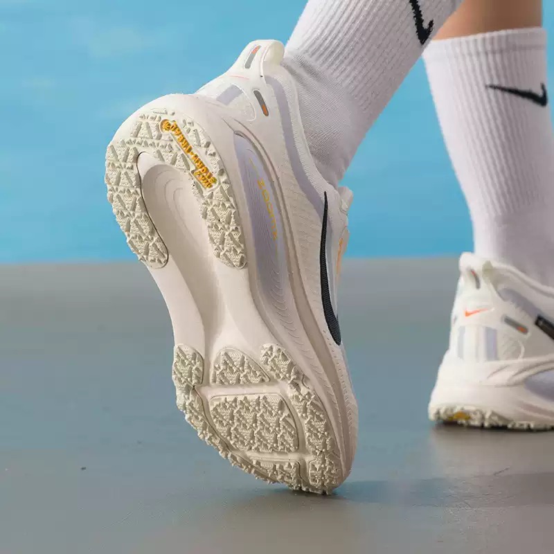 أحذية نايك النسائية الأصلية، خ - مراجعة Lightweight Road Running Shoes وسعره