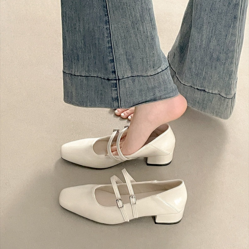 أحذية ماري جين نسائية فضية بكع - مراجعة Heels وسعره