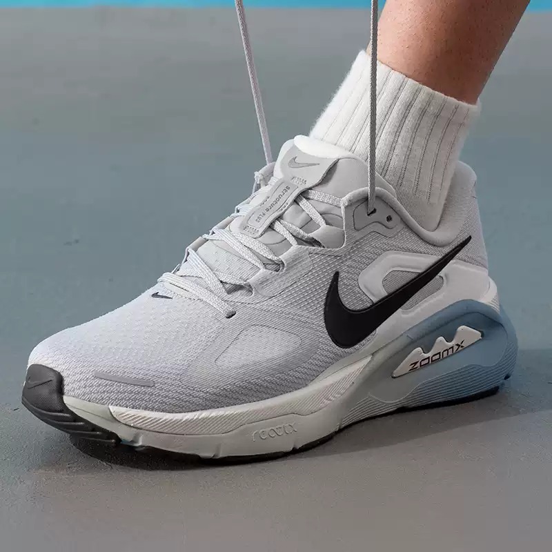 أحذية نايك الرجالية الأصلية، خ - مراجعة Lightweight Road Running Shoes وسعره